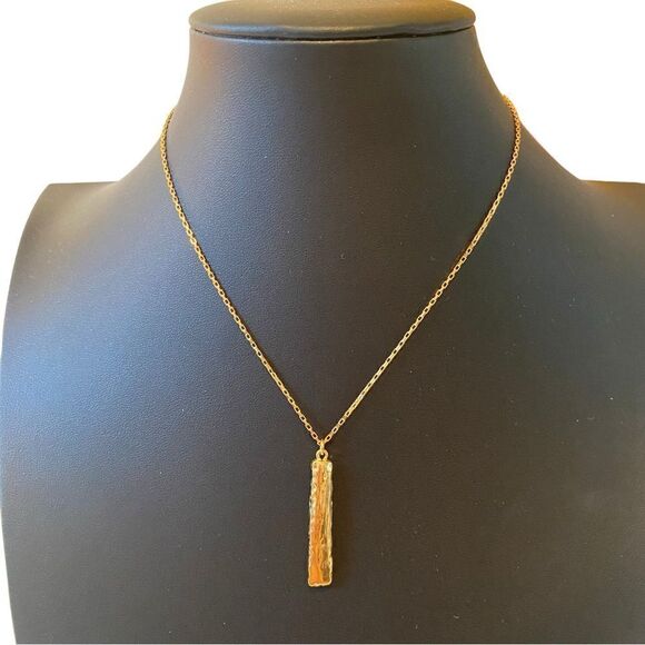Gold Toned Faux Turquoise Bar Pendant. So Pretty! - Picture 4 of 5